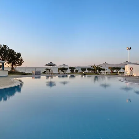 Hotel White Olive Marine Aquapark 4*