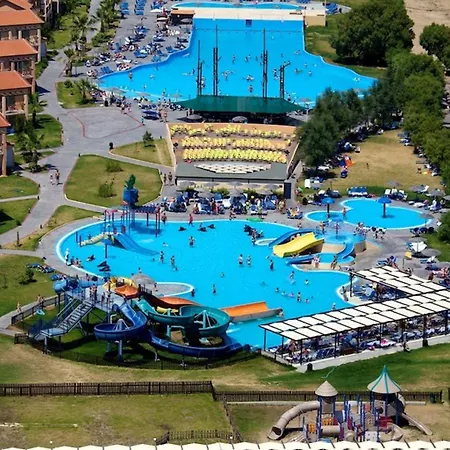 White Olive Marine Aquapark Hotel