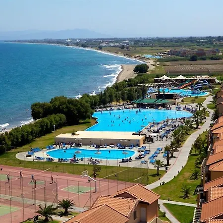 White Olive Marine Aquapark Hotel