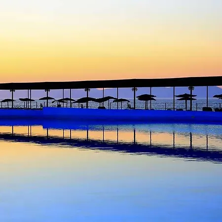 White Olive Marine Aquapark Hotel