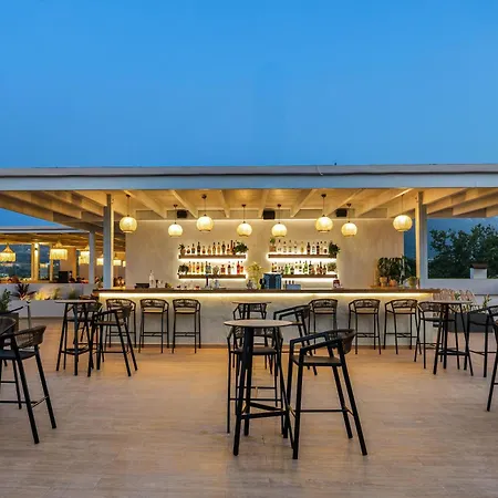 Hotell White Olive Marine Aquapark 4*
