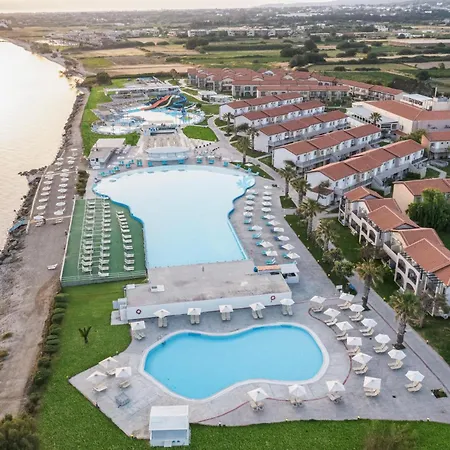 Hotel White Olive Marine Aquapark 4*