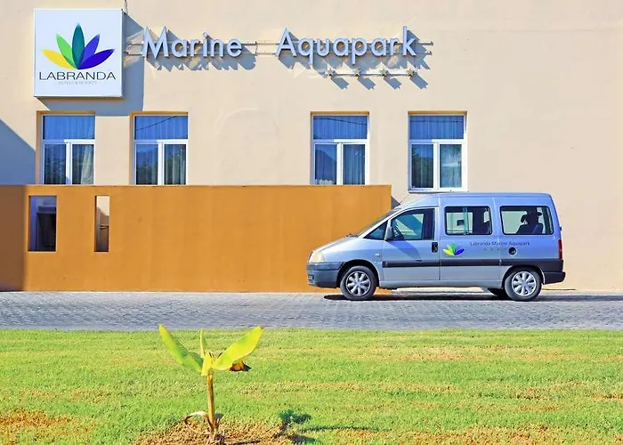 Hotel White Olive Marine Aquapark