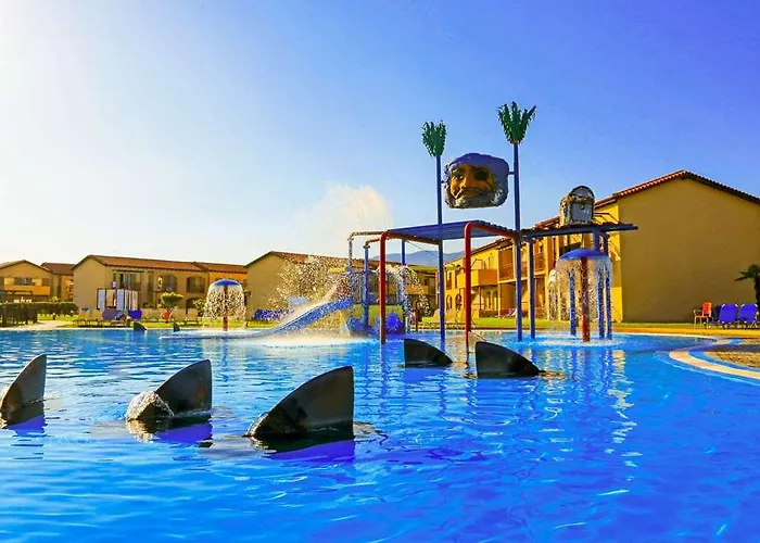 White Olive Marine Aquapark Hotel