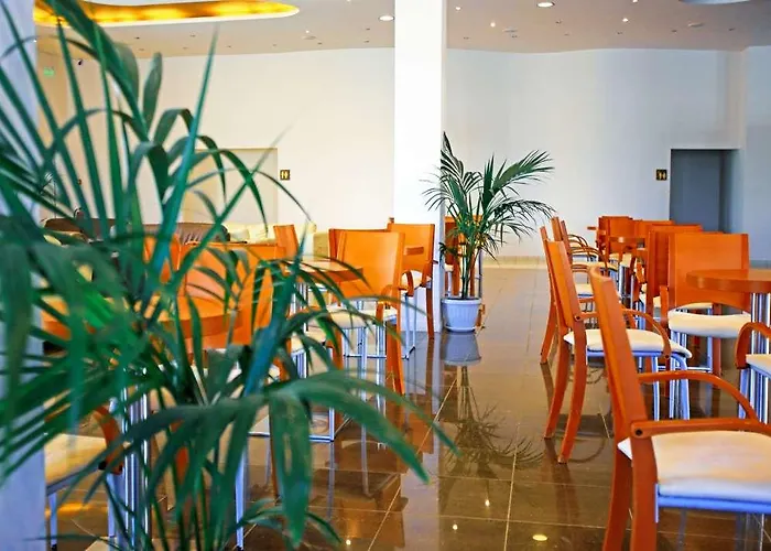 White Olive Marine Aquapark Hotel 4*