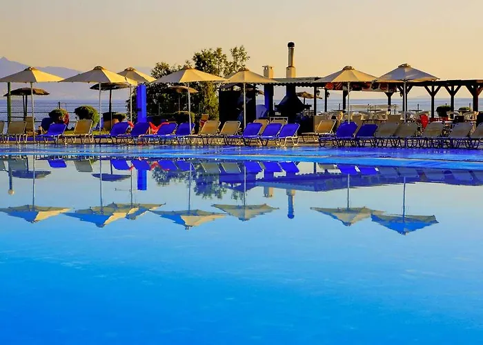 White Olive Marine Aquapark Hotel 4*