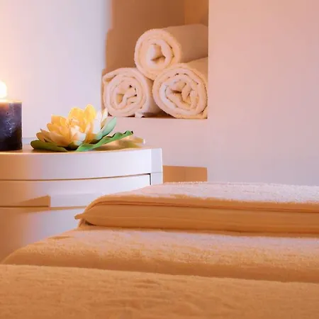 White Olive Marine Aquapark 酒店