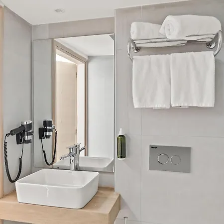 White Olive Marine Aquapark Hotel