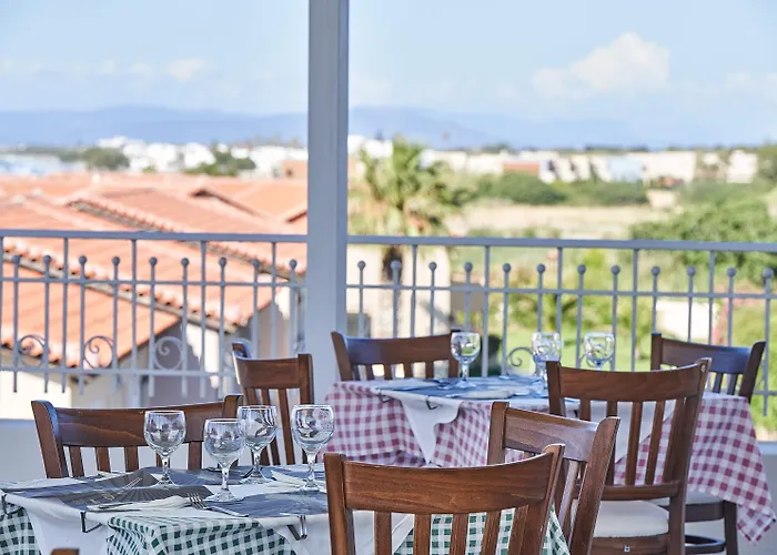 White Olive Marine Aquapark Тигаки