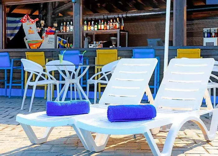 White Olive Marine Aquapark Тигаки