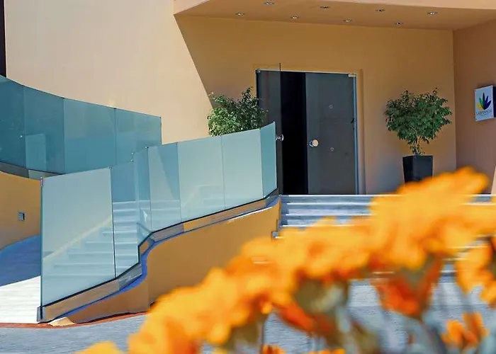 White Olive Marine Aquapark Hotel 4*