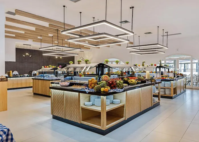 Hotel White Olive Marine Aquapark