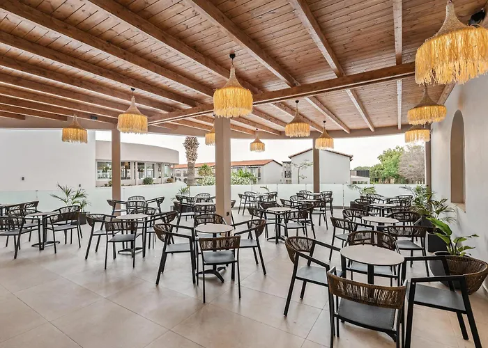 White Olive Marine Aquapark 4* Тигаки