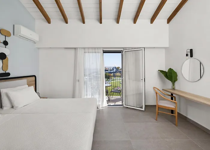 White Olive Marine Aquapark Тигаки